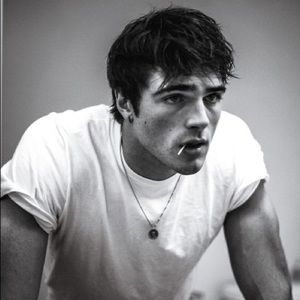 Meet your Posher, Kaylie